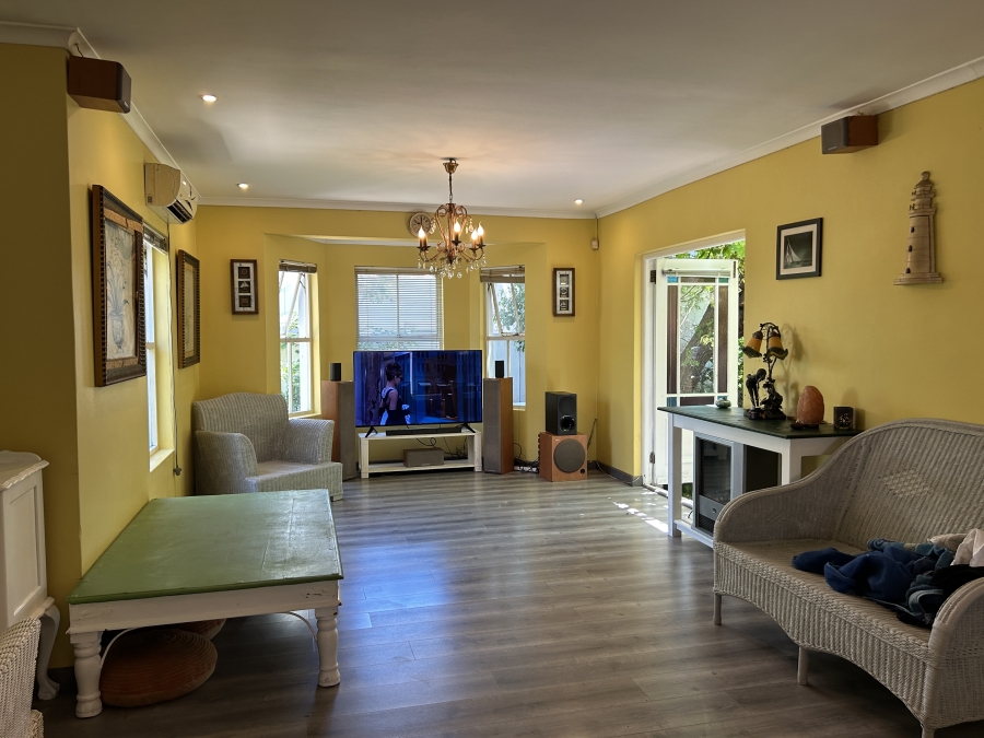 2 Bedroom Property for Sale in Zevenzicht Western Cape